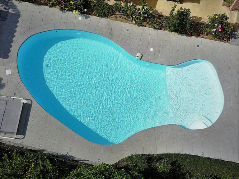 piscine béton aubenas ardèche